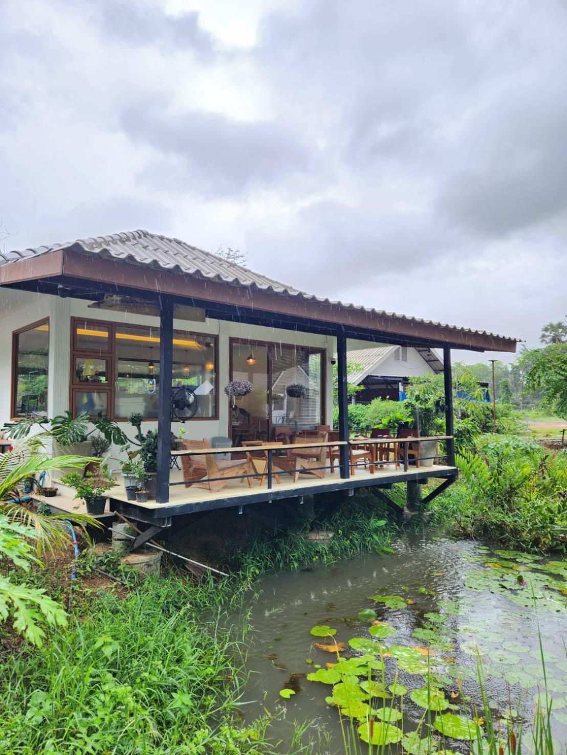 The Duck Cafe And Resort Τρατ Εξωτερικό φωτογραφία