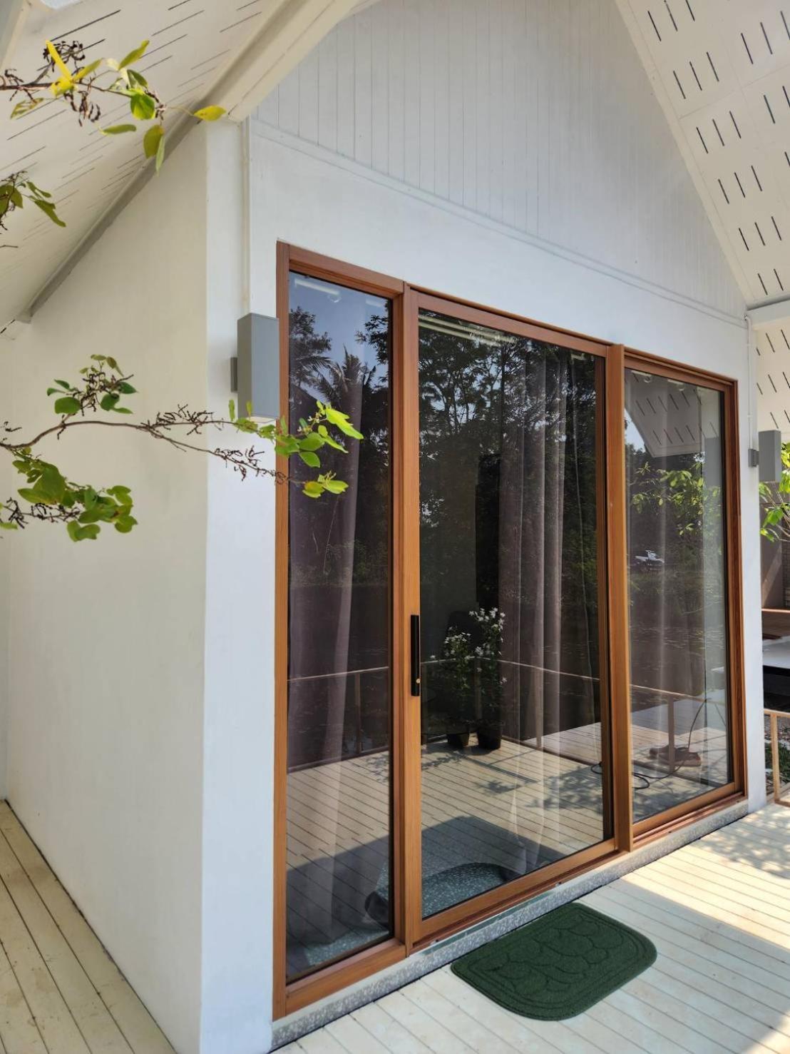 The Duck Cafe And Resort Τρατ Εξωτερικό φωτογραφία