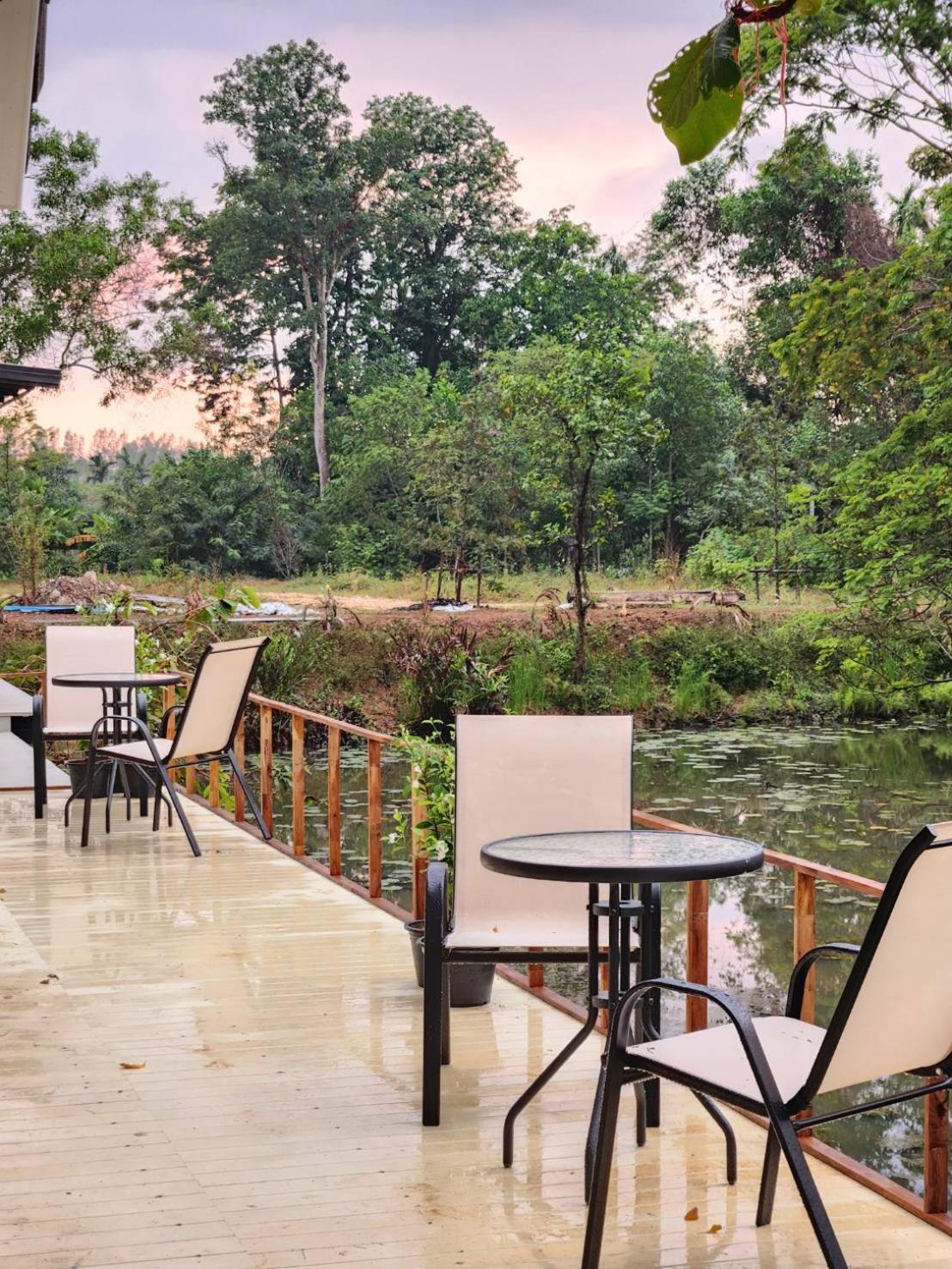The Duck Cafe And Resort Τρατ Εξωτερικό φωτογραφία